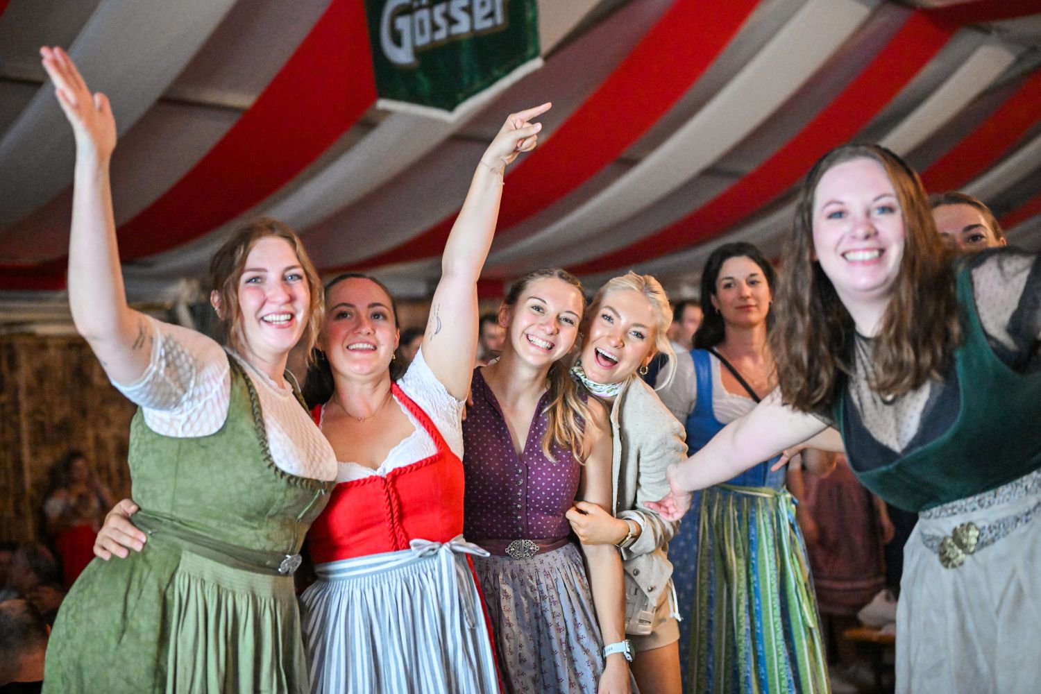 Quelle_VF_Herbst_26_Festzelt_komp.jpg